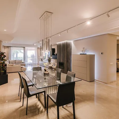 Luxury Sea Views * Μαρμπέλλα