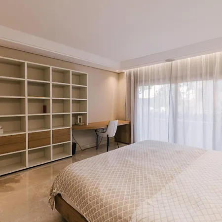 Luxury Sea Views *